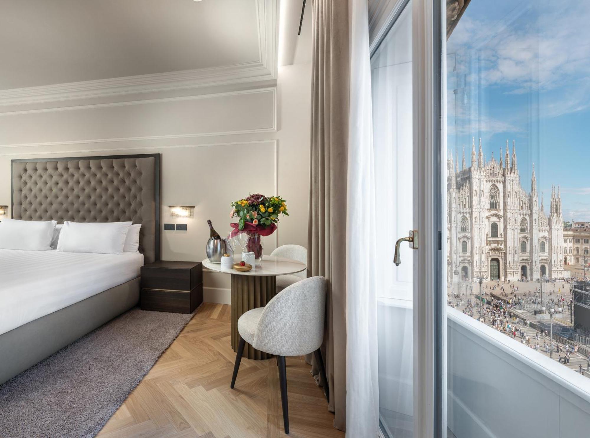 Junior Suite with Duomo Cathedral View,1674733636:JPEG