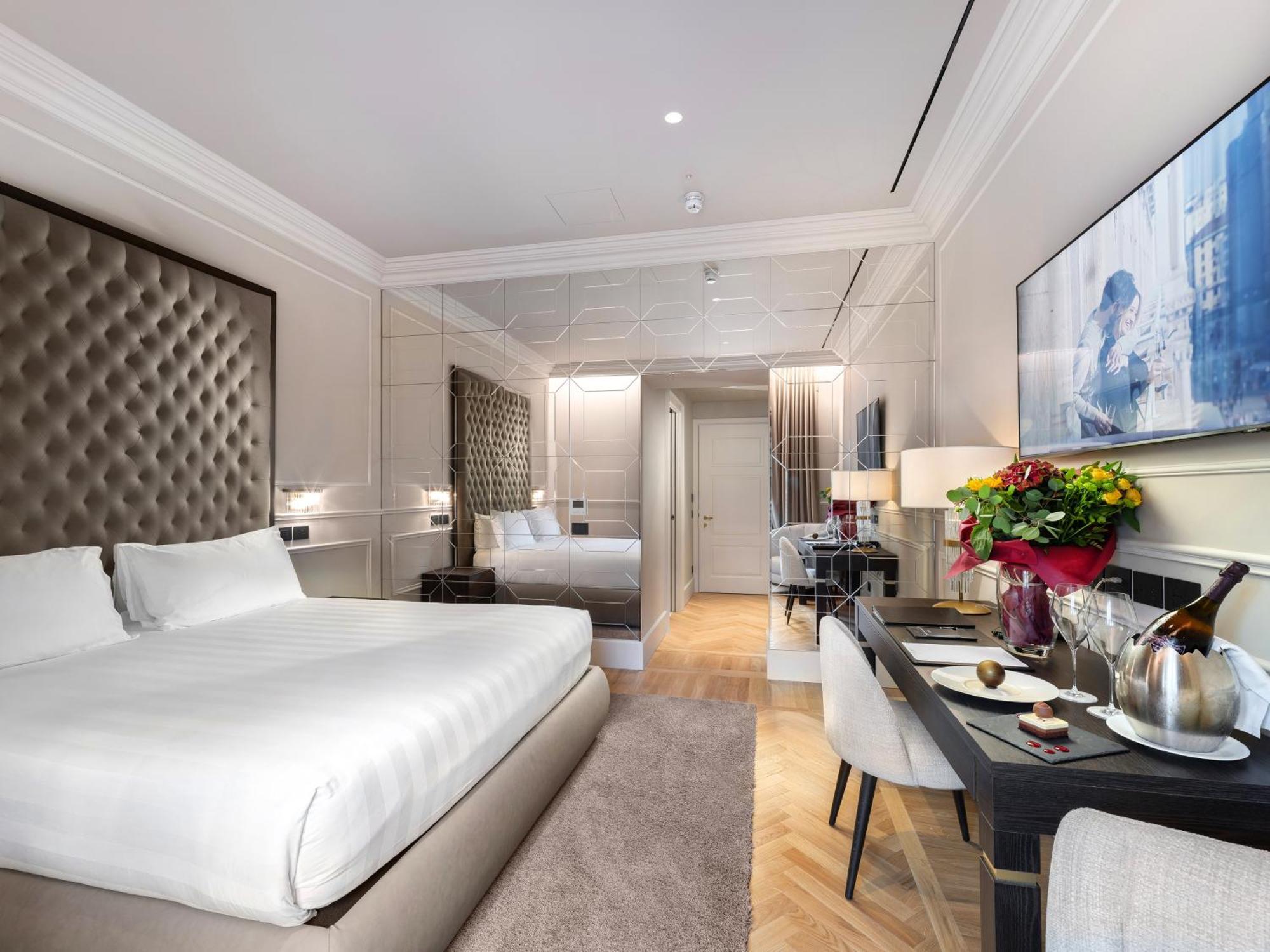 Deluxe Double Room,1674733643:JPEG