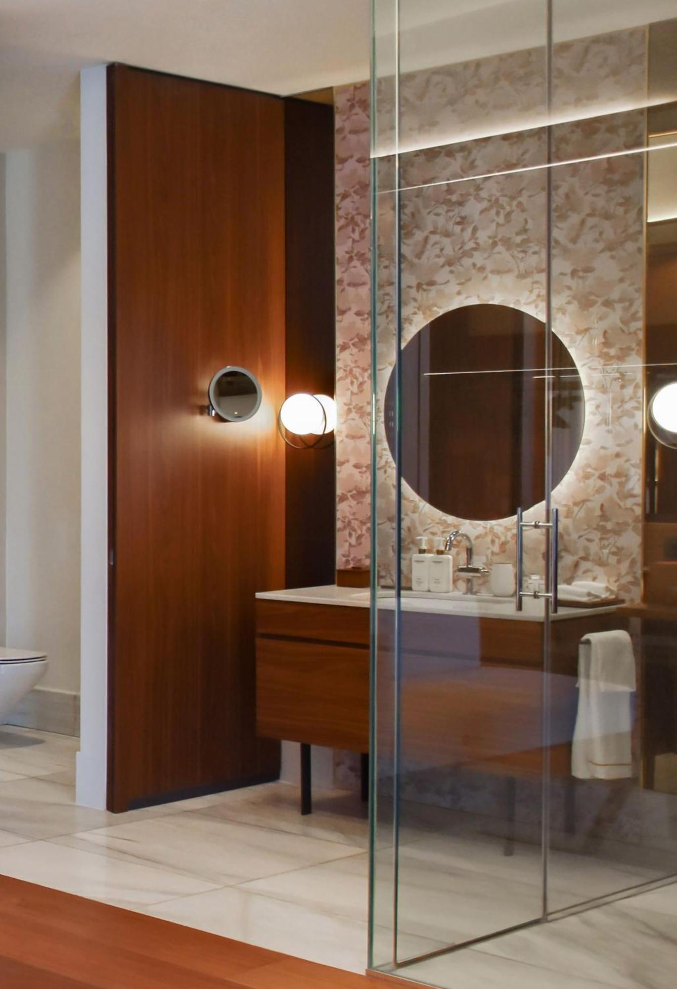 Junior Suite with Spa Access